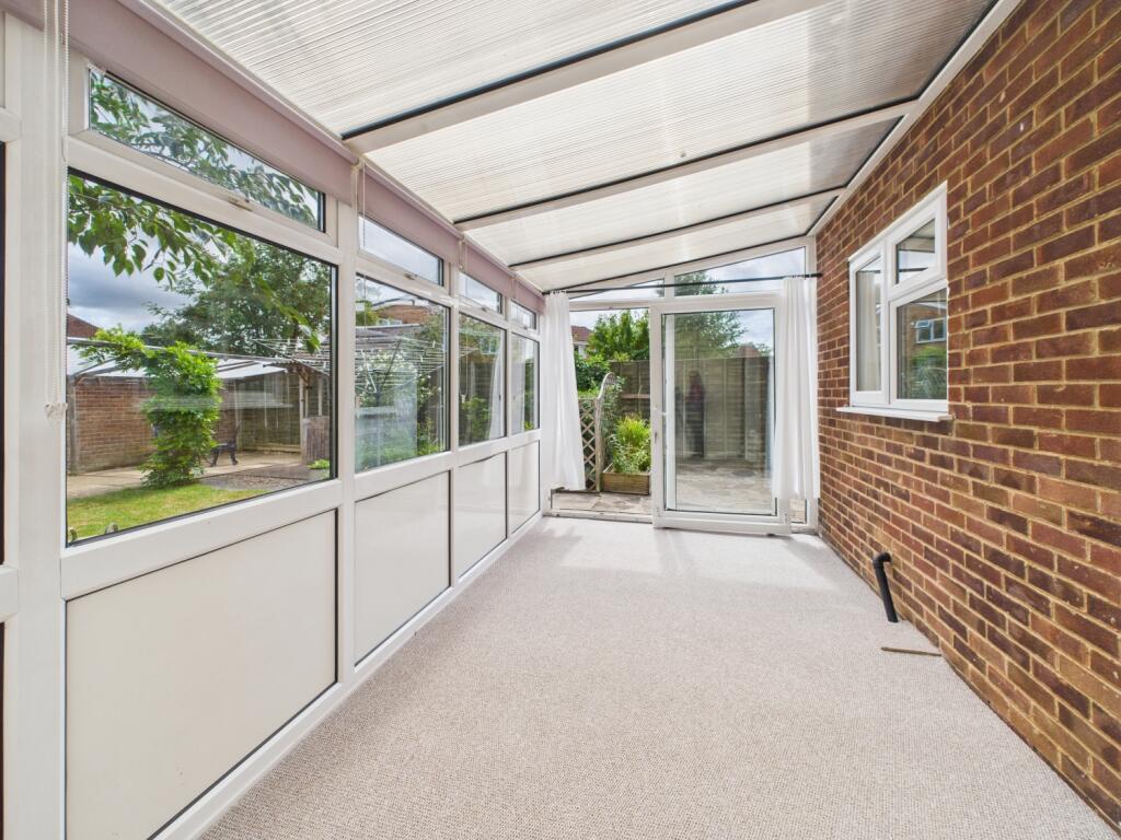 CAM02023G0-PR0155-STILL019