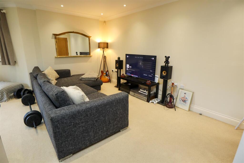 Living/dining Area