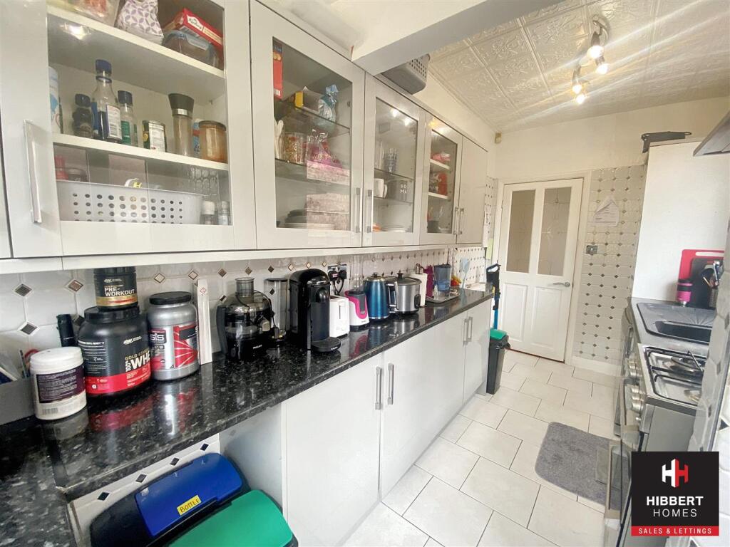 kitchen 1.jpg