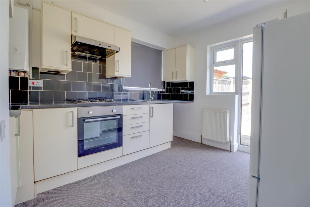 33 LUCERNE WALK-5.jpg