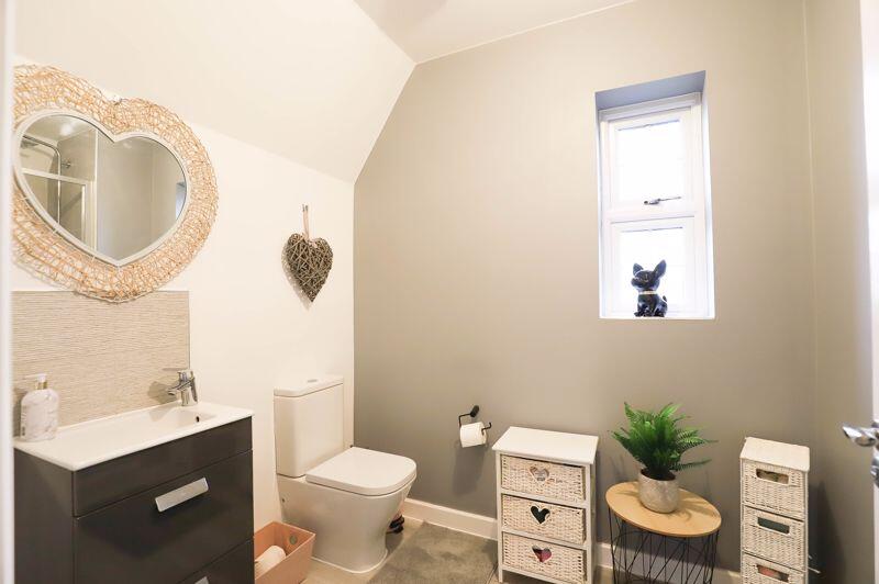 En suite to master bedroom