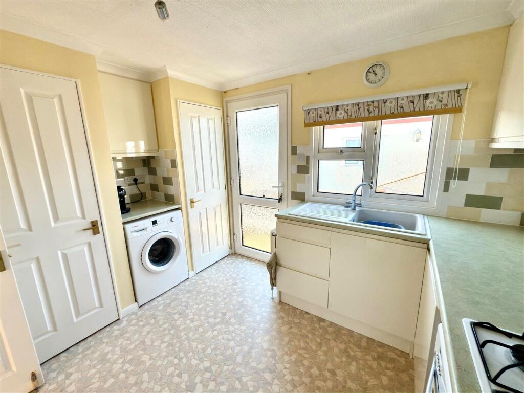 KITCHEN AREA.jpg
