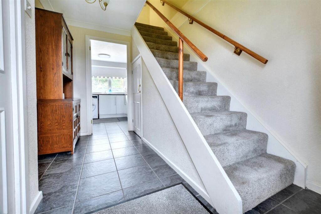 Entrance Hall_2.jpeg