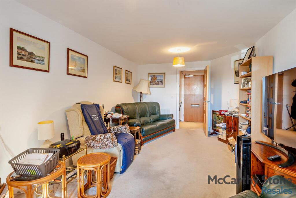 8665738-interior02-800.jpg