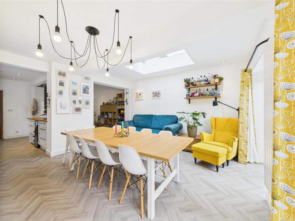 Open Plan Living/Dining/Kitchen