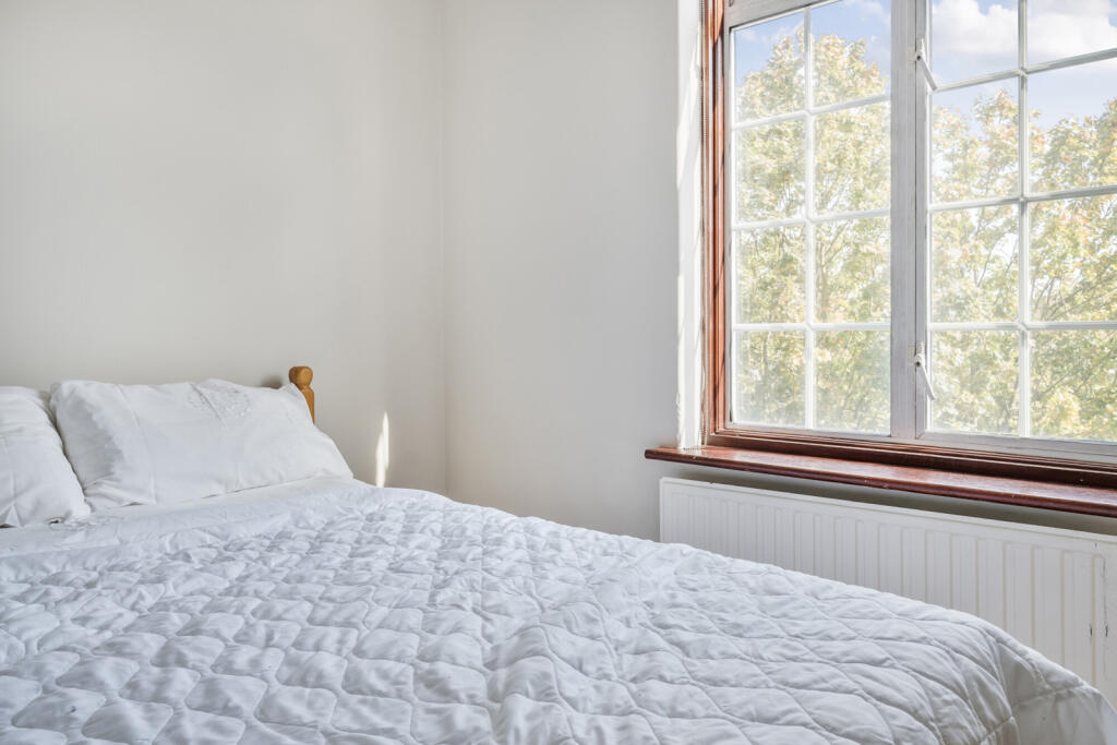 1359831-2-68d3df3...