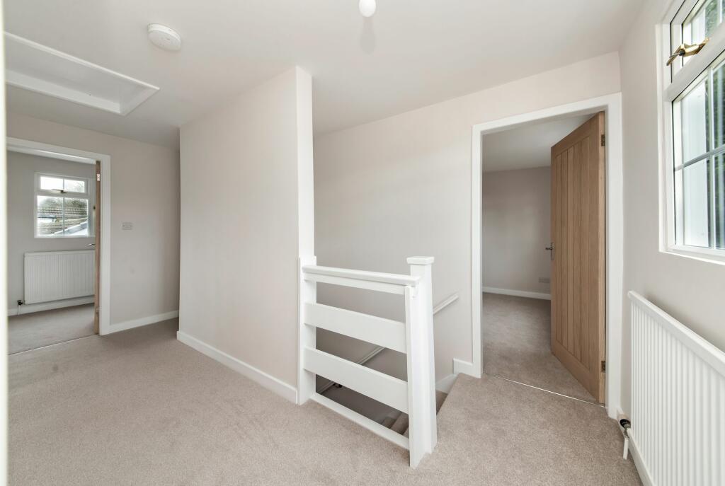 FIRST FLOOR LANDING