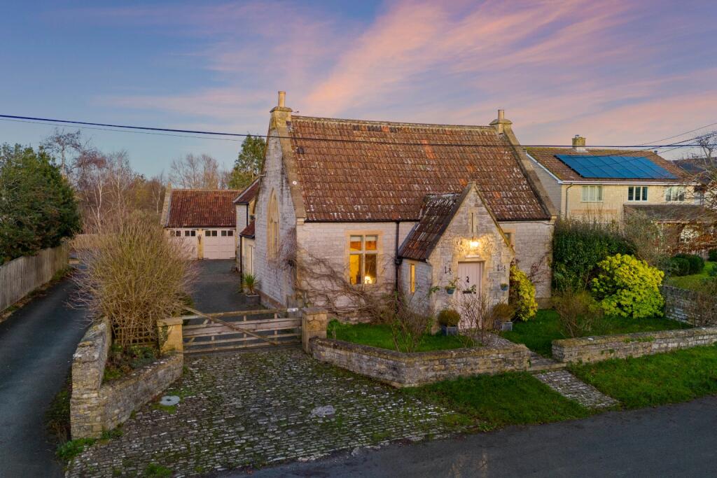 Converted school house with annexe potential in West Lydford