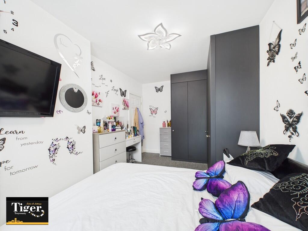 CAM02176G0-PR0653...