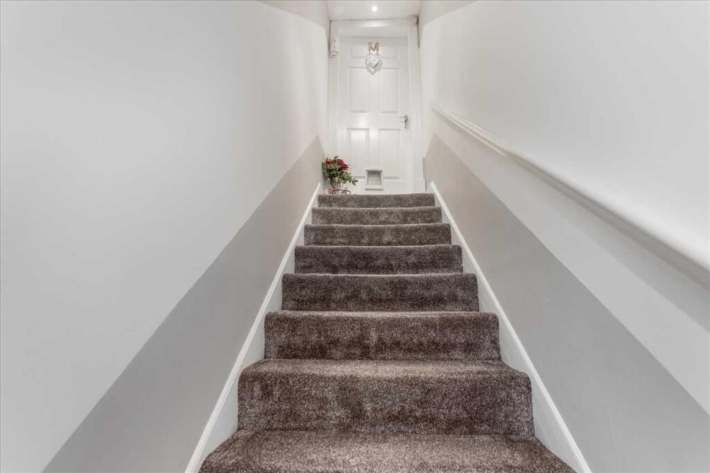 Entrance Hallway (3)