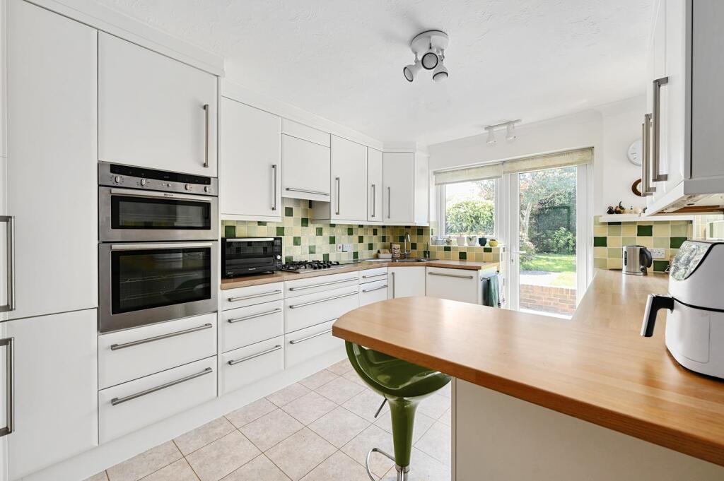 27 Saltdean Way TN39 (2).jpg