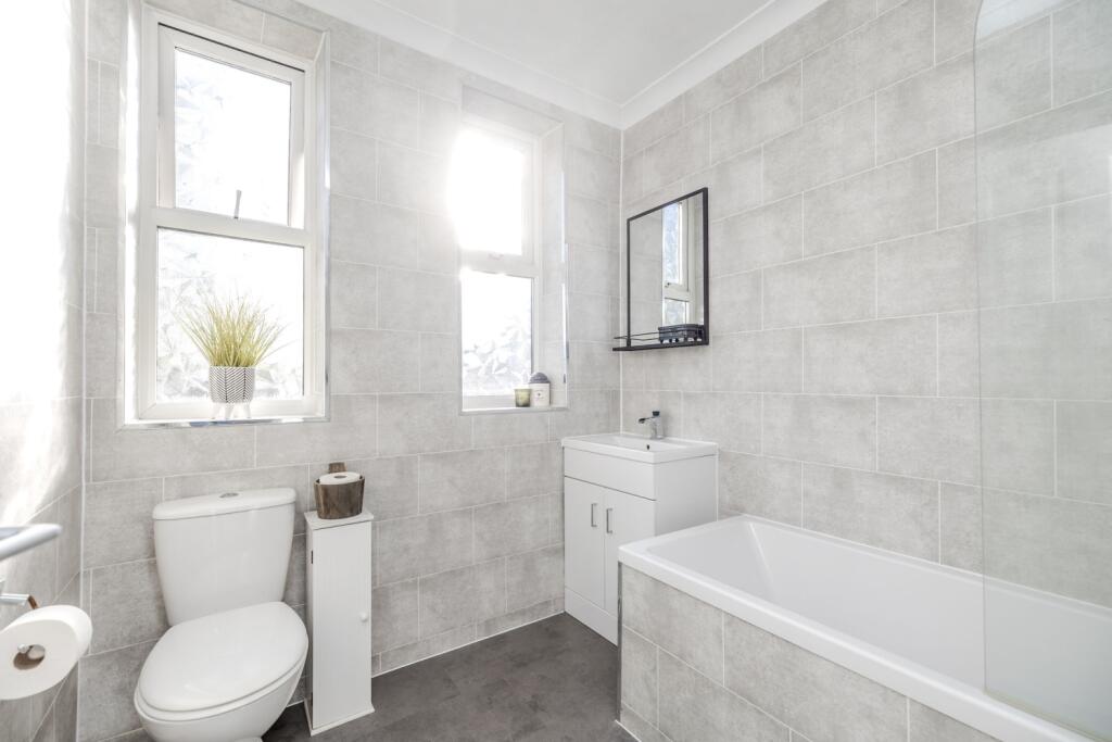 E.107VerneRoadNE297LS-9