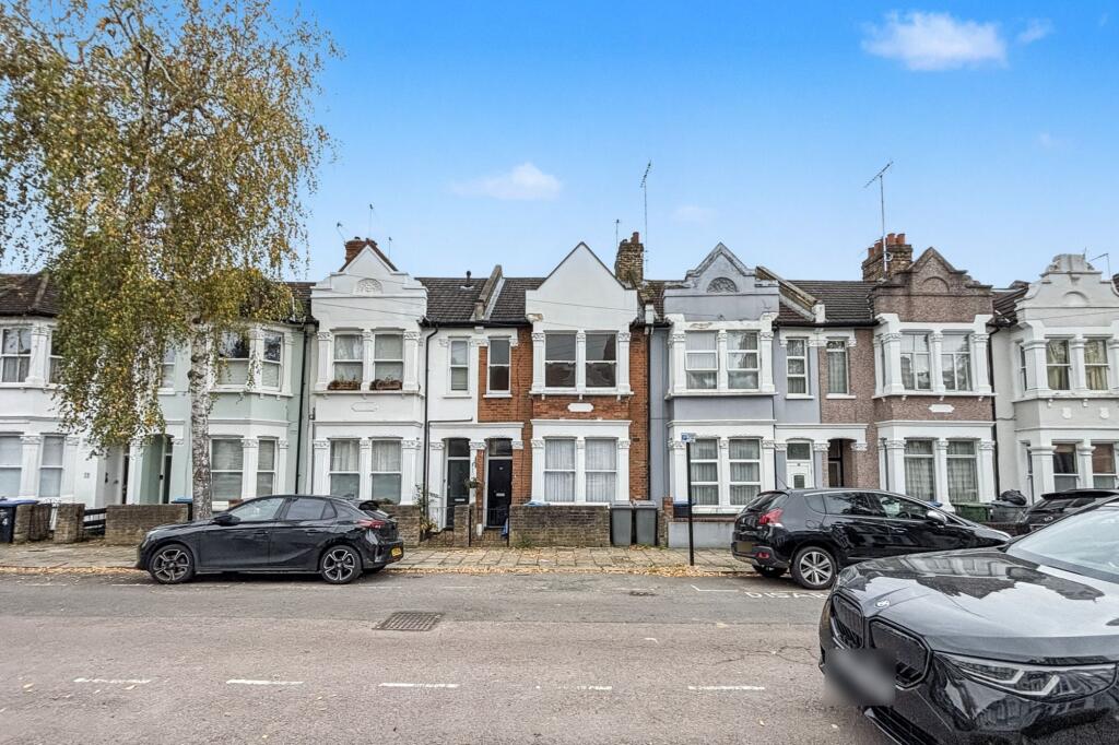 Flat B, 80 Charteris Road, Brent, London NW6 7EX
