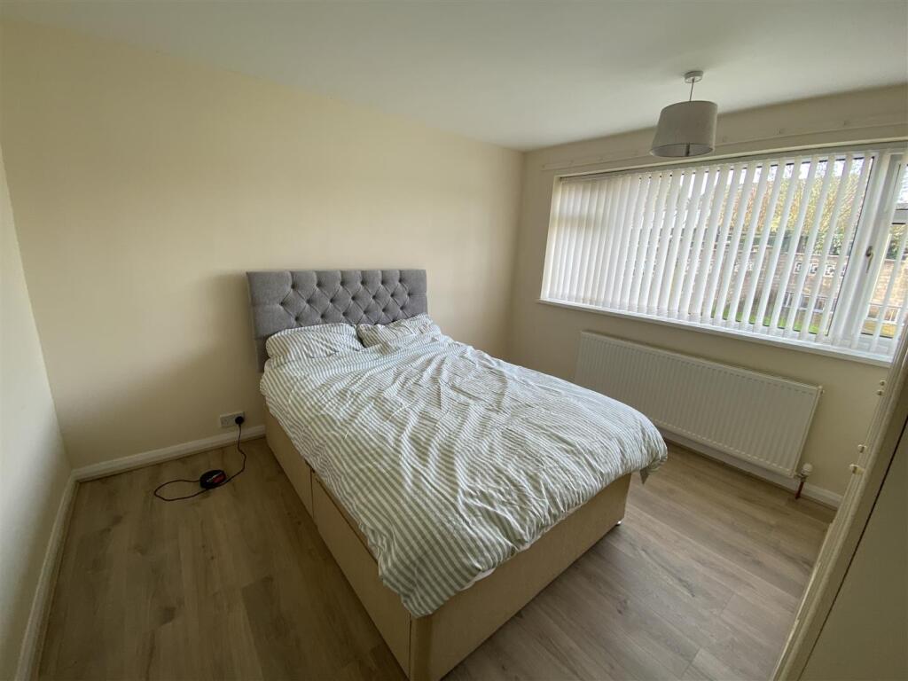 Bedroom no.1 rear double: