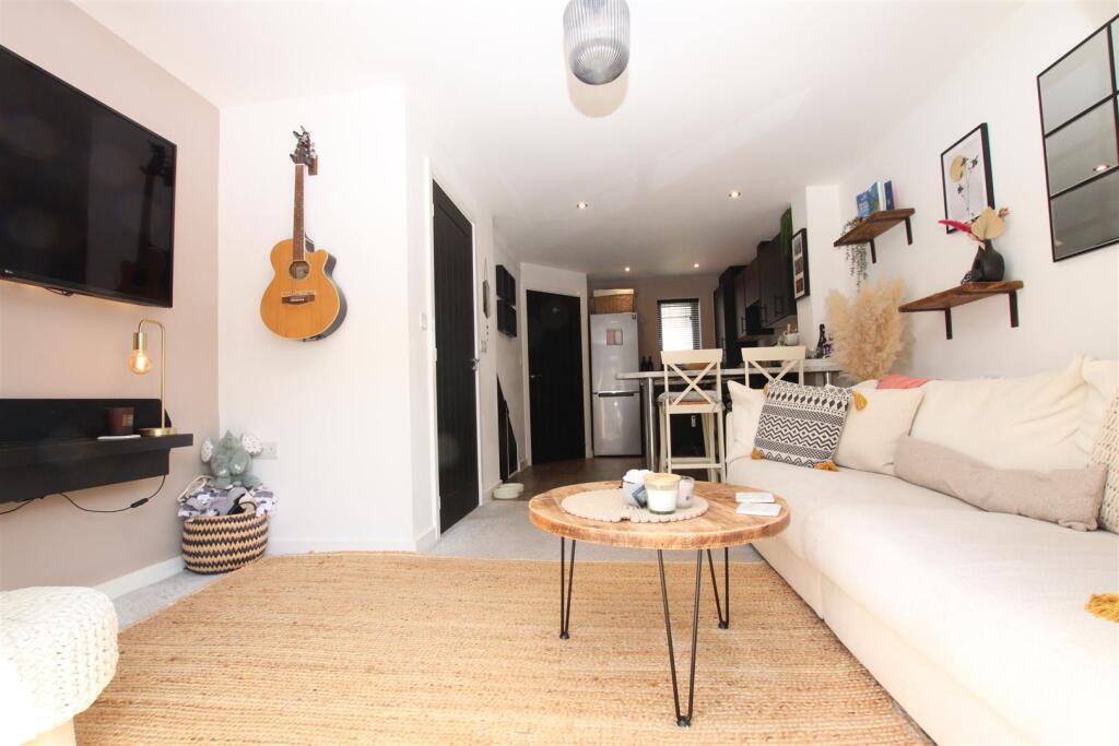 Open Plan Living Accommodation.JPG