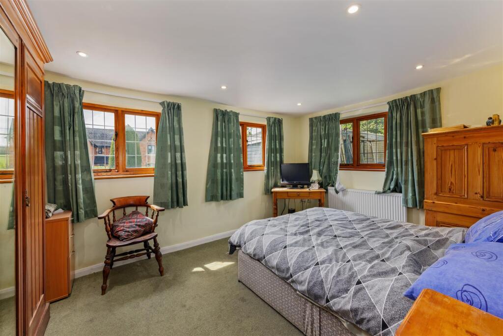 Bedroom 2.jpg