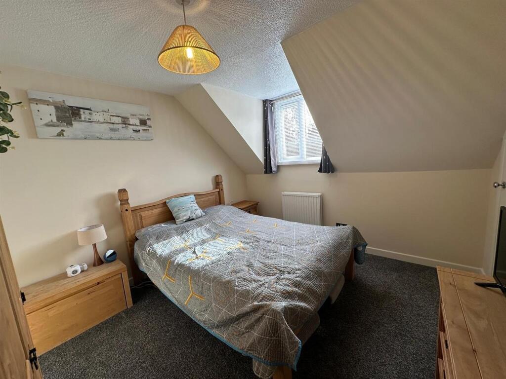 Master Bedroom 1.jpg