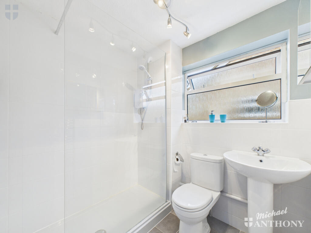 CAM03218G0-PR0812-STILL003