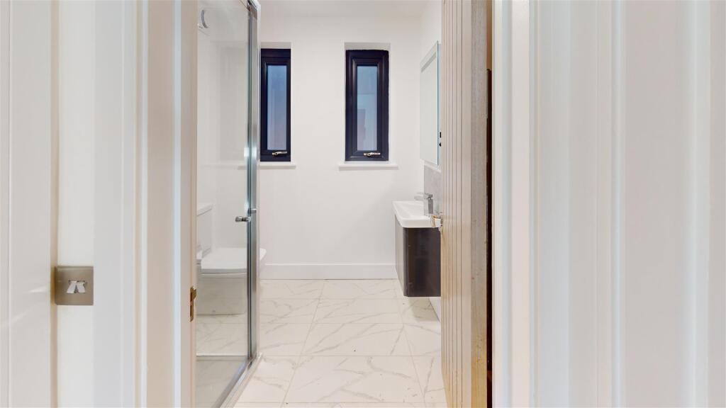 Bathroom (5).jpg