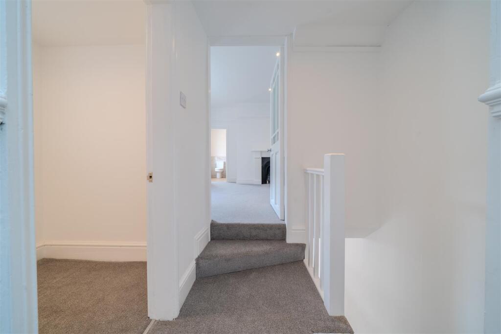 Dressing room and landing