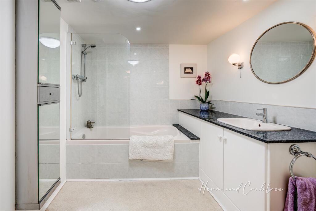 Wellfield Court, Marshfield, HernCrabtree (39).jpg