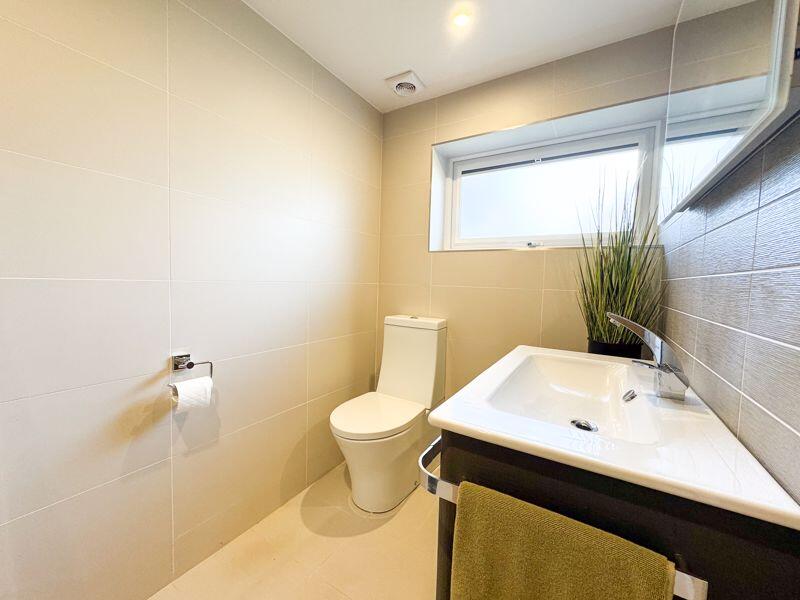 En-suite to bed 2 vie 2 