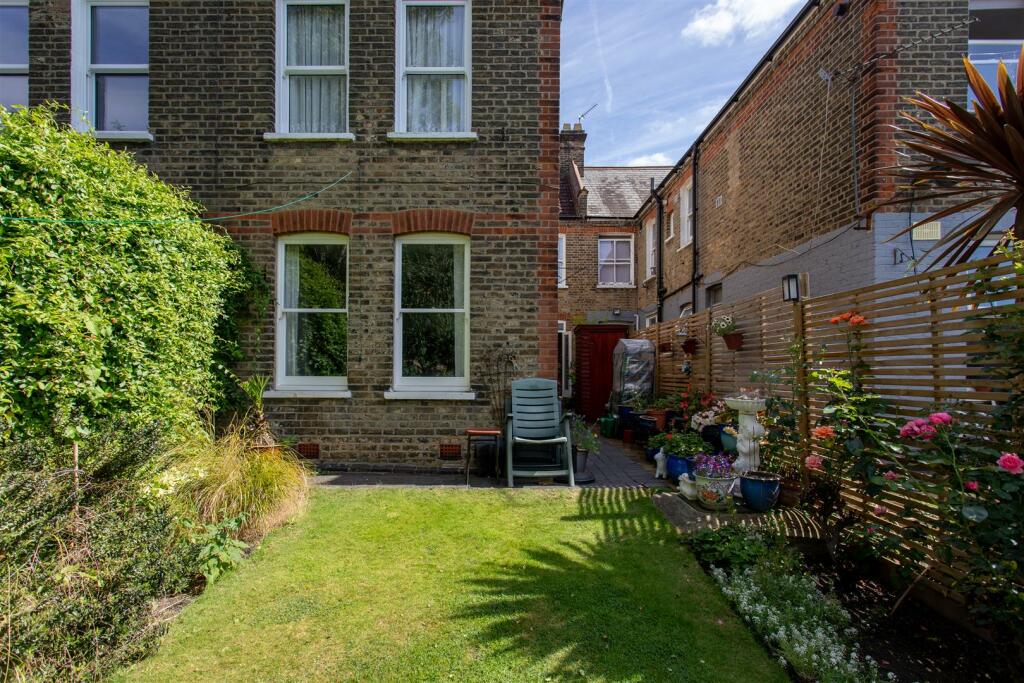 Hibbert Road, E17