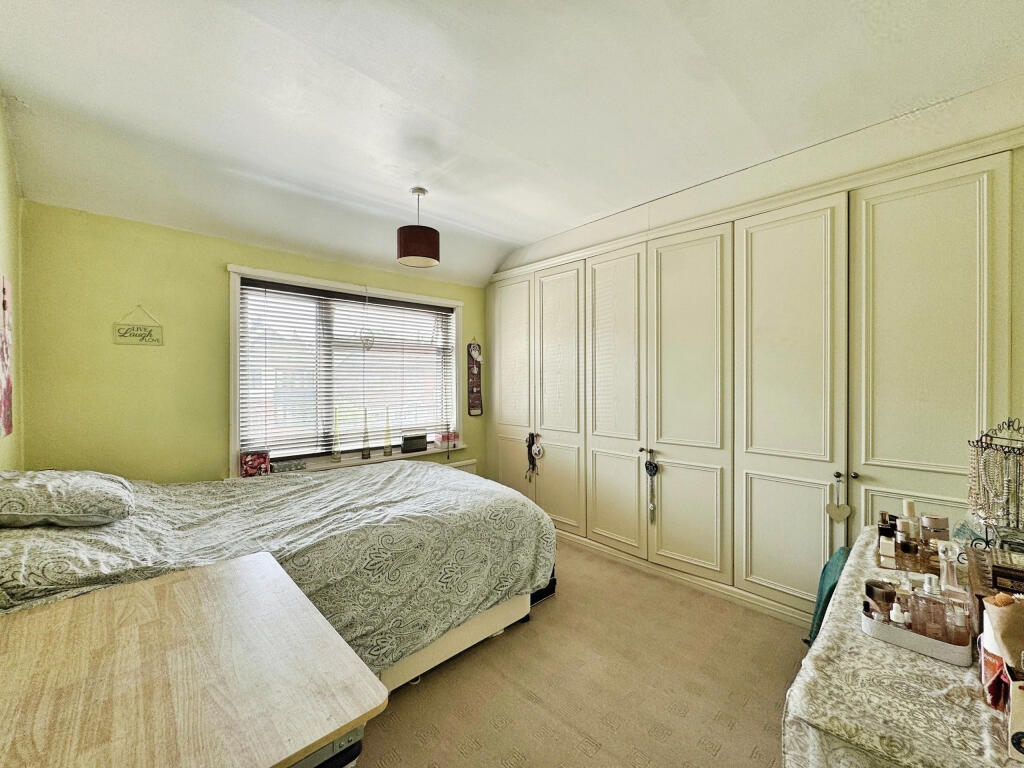 66, Crown Hills Avenue, LE5 4HE