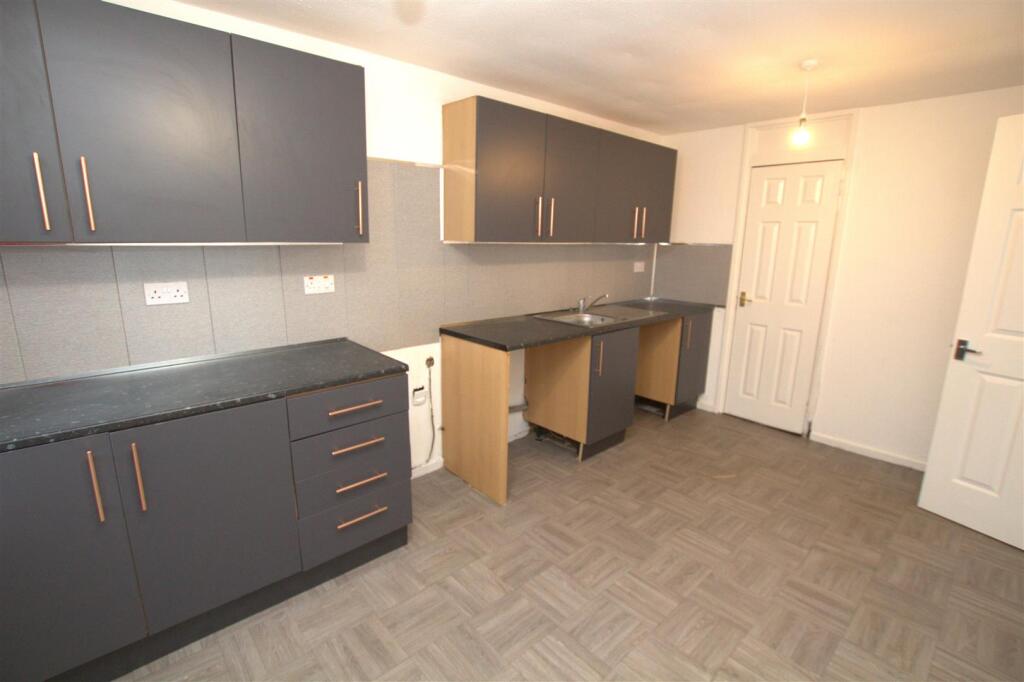 kitchen .jpg