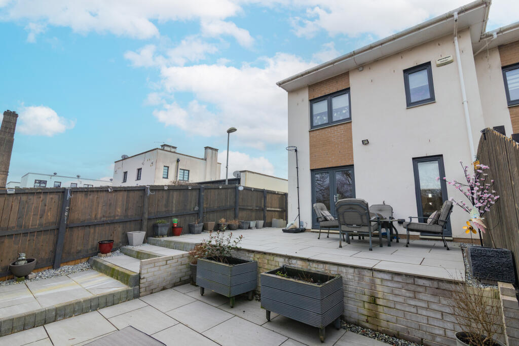 19 Accord avenue Paisley  PA2 7DN 3L-29