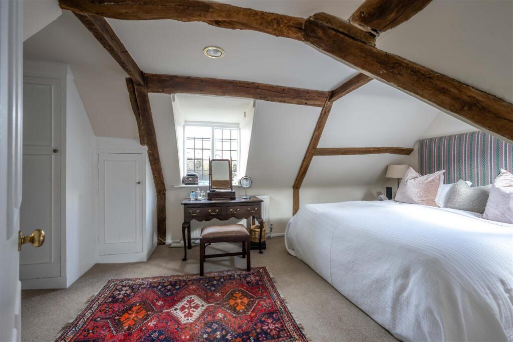 Bedroom1  3rd angle.jpg