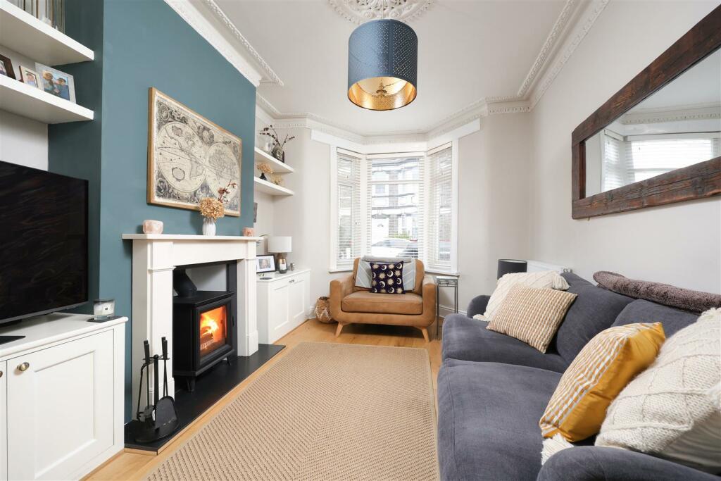 38 Byron Street 14.JPG