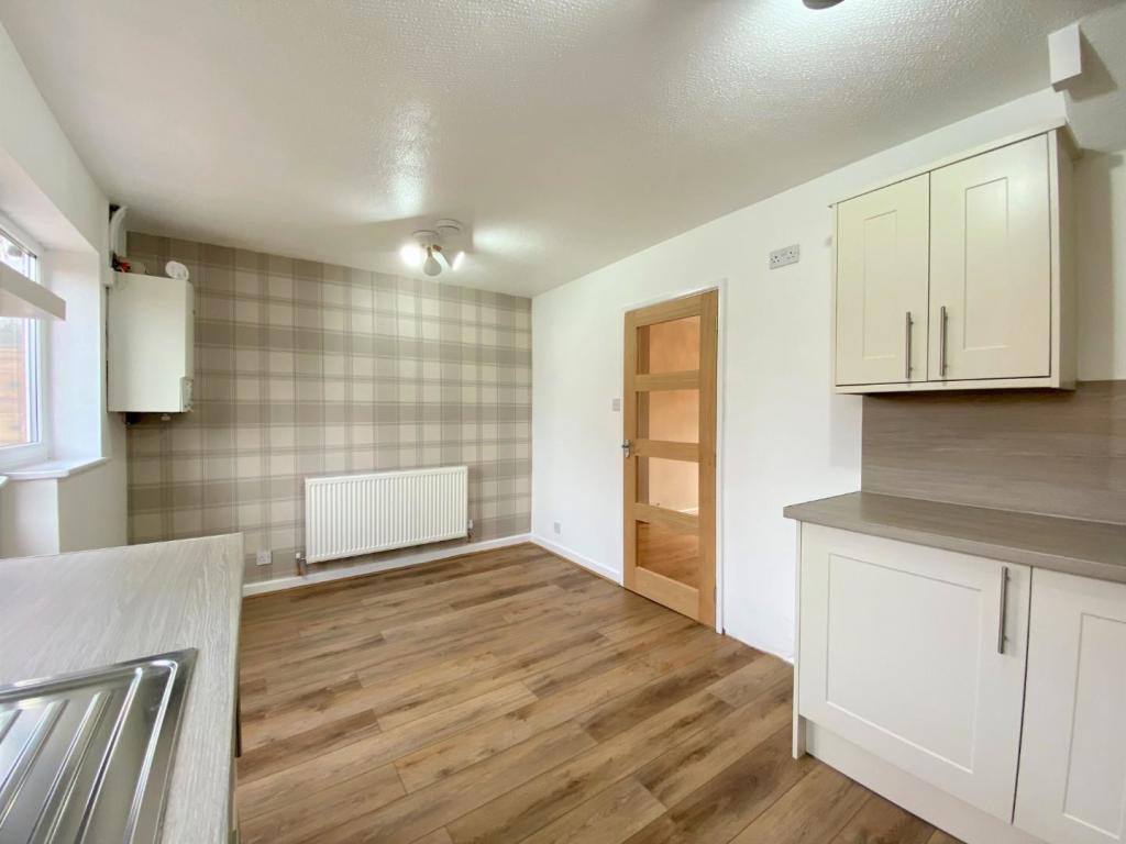 Dining Kitchen Aspect 2