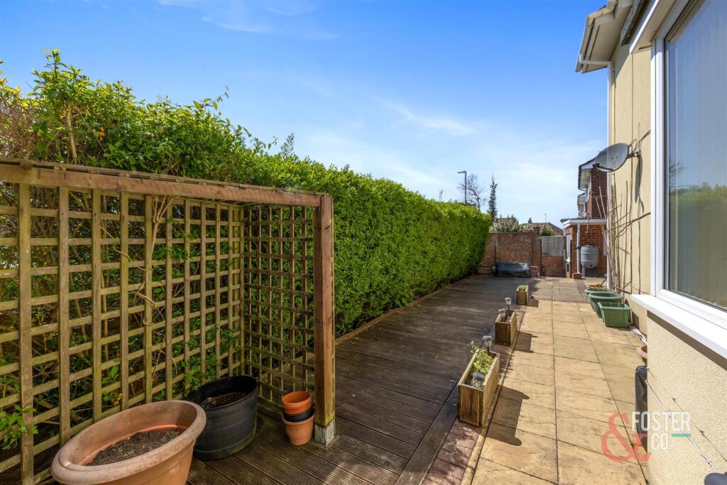 Woodland Avenue, 96-047.jpg