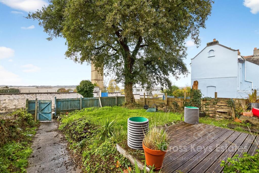 Garden &amp; Parking