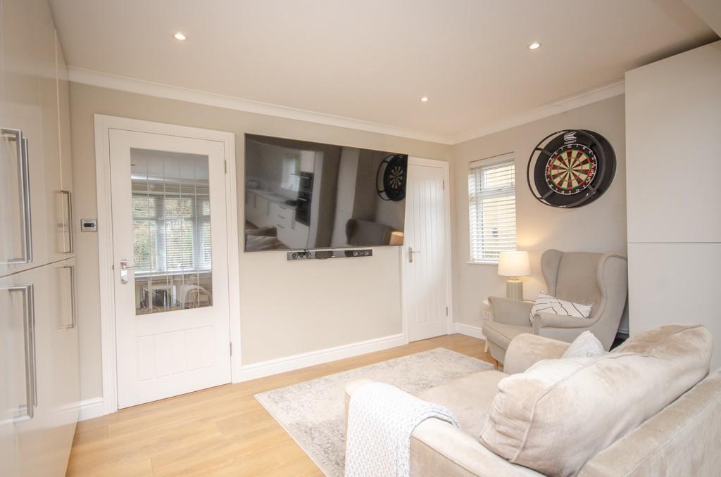 Family room pic 3.jpg