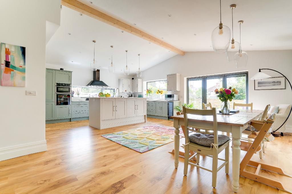 Breathtaking kitchen and dining area
