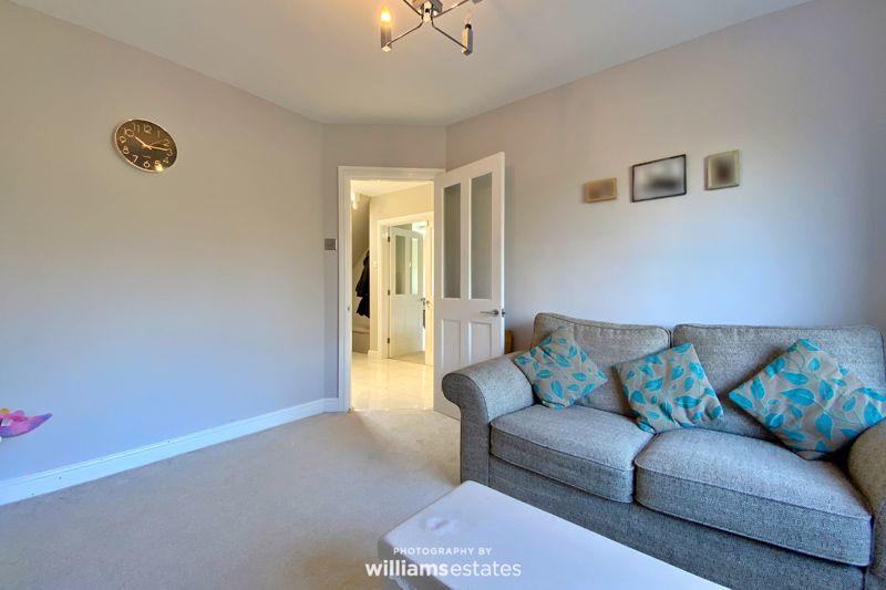 Snug/Playroom