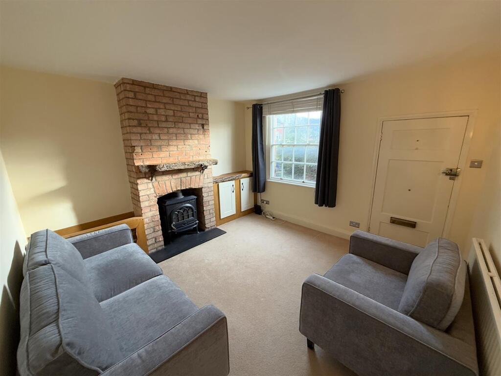 Living Room A.JPG
