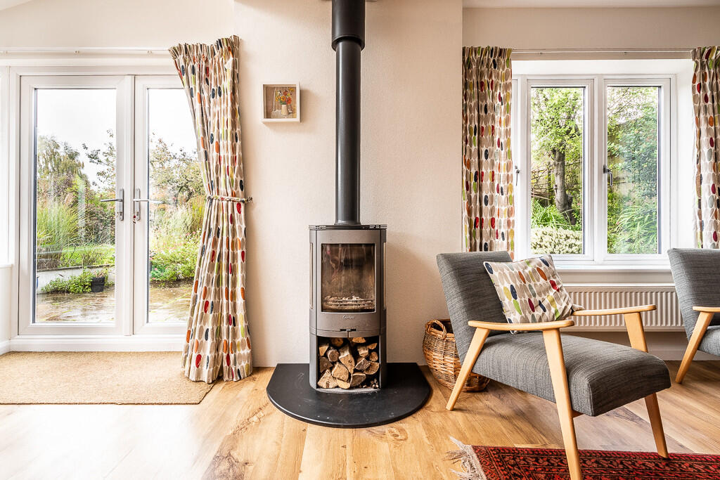 39 Tollards Road ...