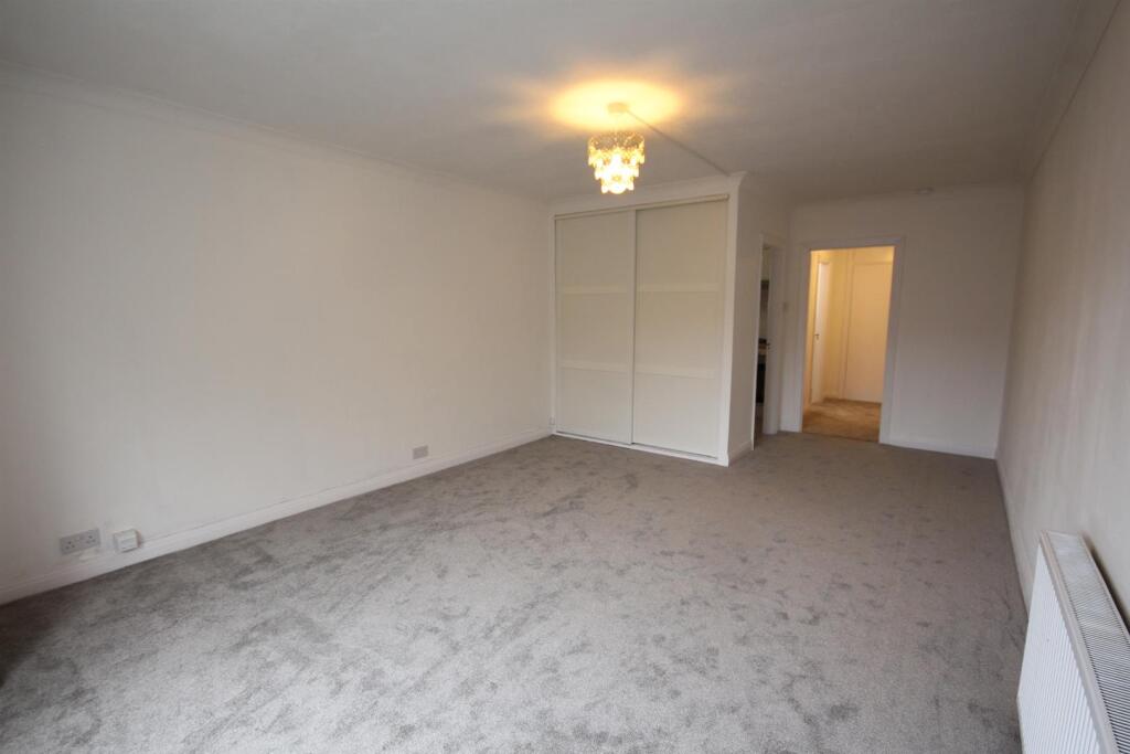 Studio Room