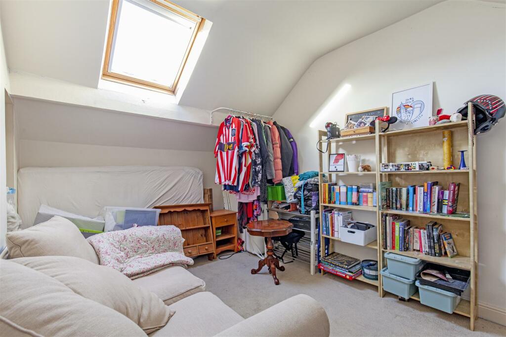 Bedroom 3-1.jpg