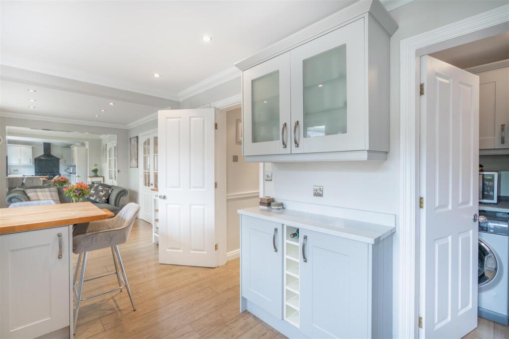 5 Abbots Mere Close-11.jpg