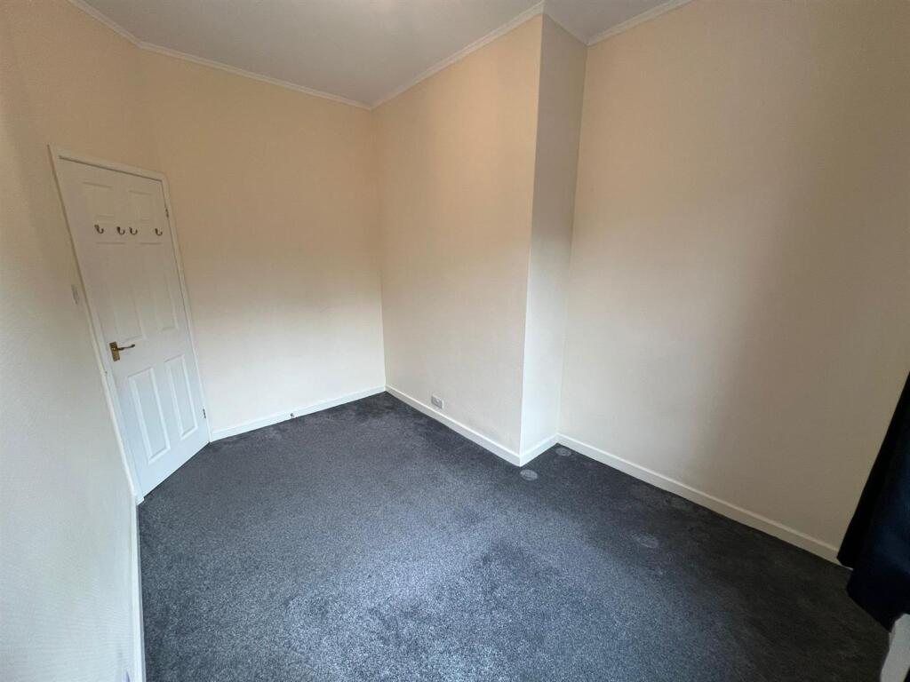 BEDROOM.jpeg