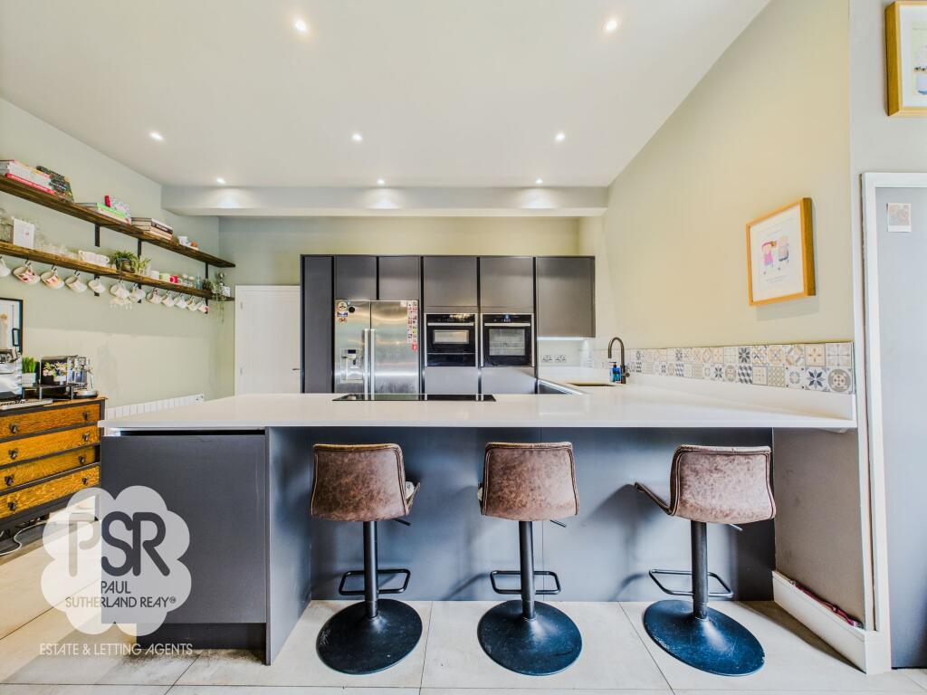 Kitchen Area and Breakfast Bar