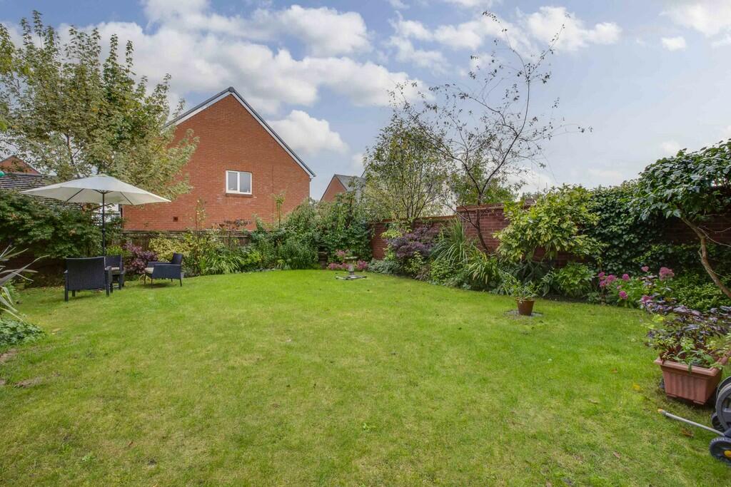 5 Linnet Avenue, ...