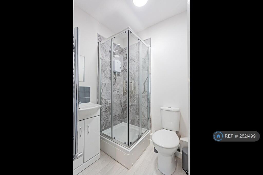 En-Suite - Available 