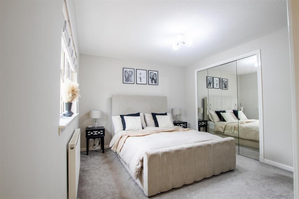 main.bedroom.jpg