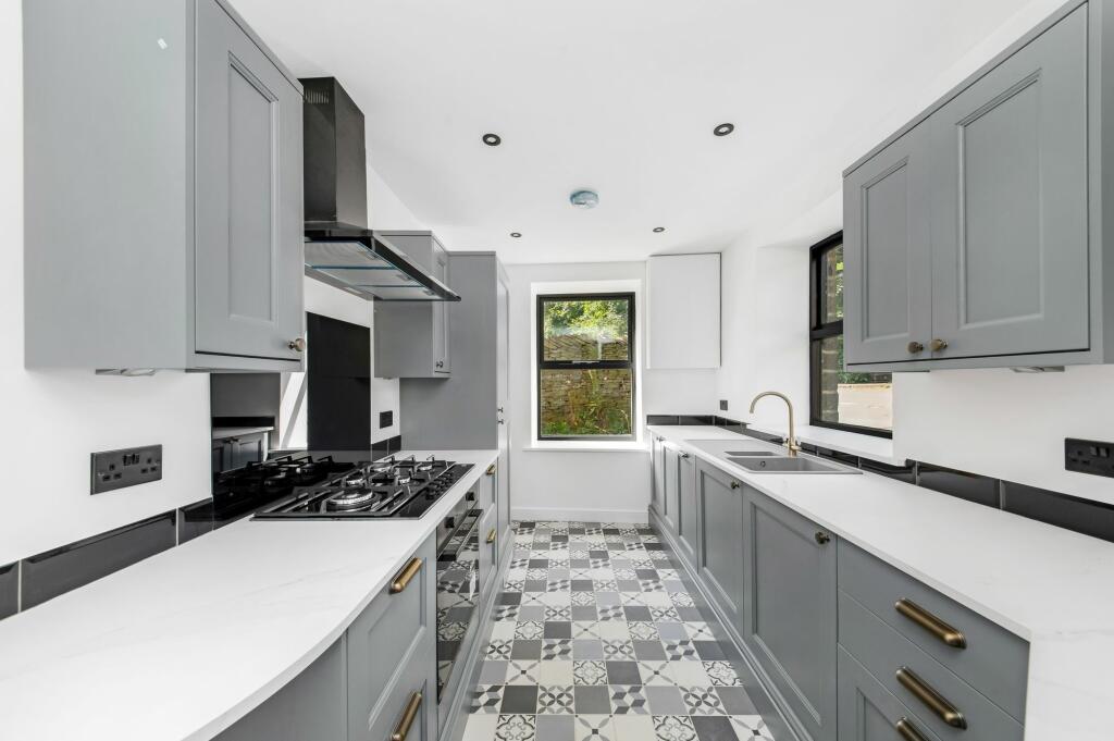 BREAKFAST KITCHEN
