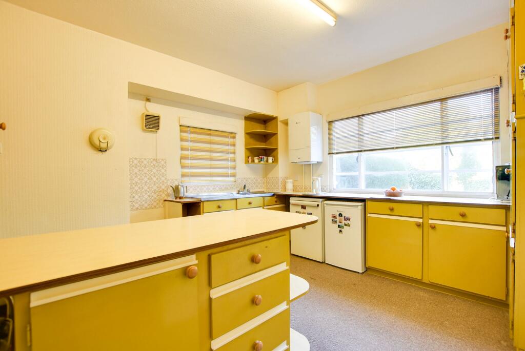 Fitted Kitchen Breakfast Room